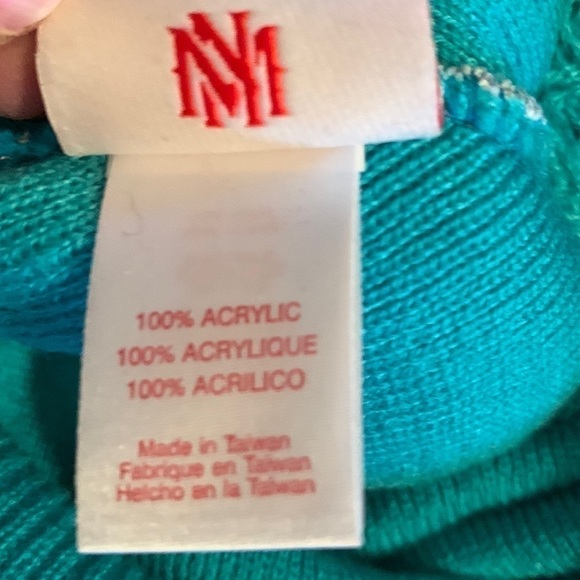 MITCHELL & Ness Aqua Knit Bear Print Hat Pom Pom Beanie Cap - NWOT - Picture 9 of 9